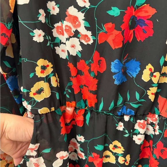 Women’s romper. Floral. Size Medium - Picture 4 of 14